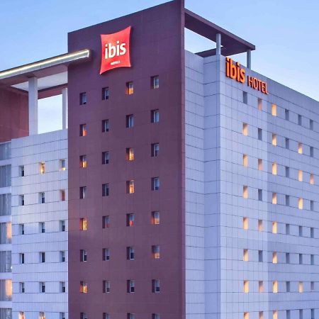 Ibis Surabaya City Center Buitenkant foto