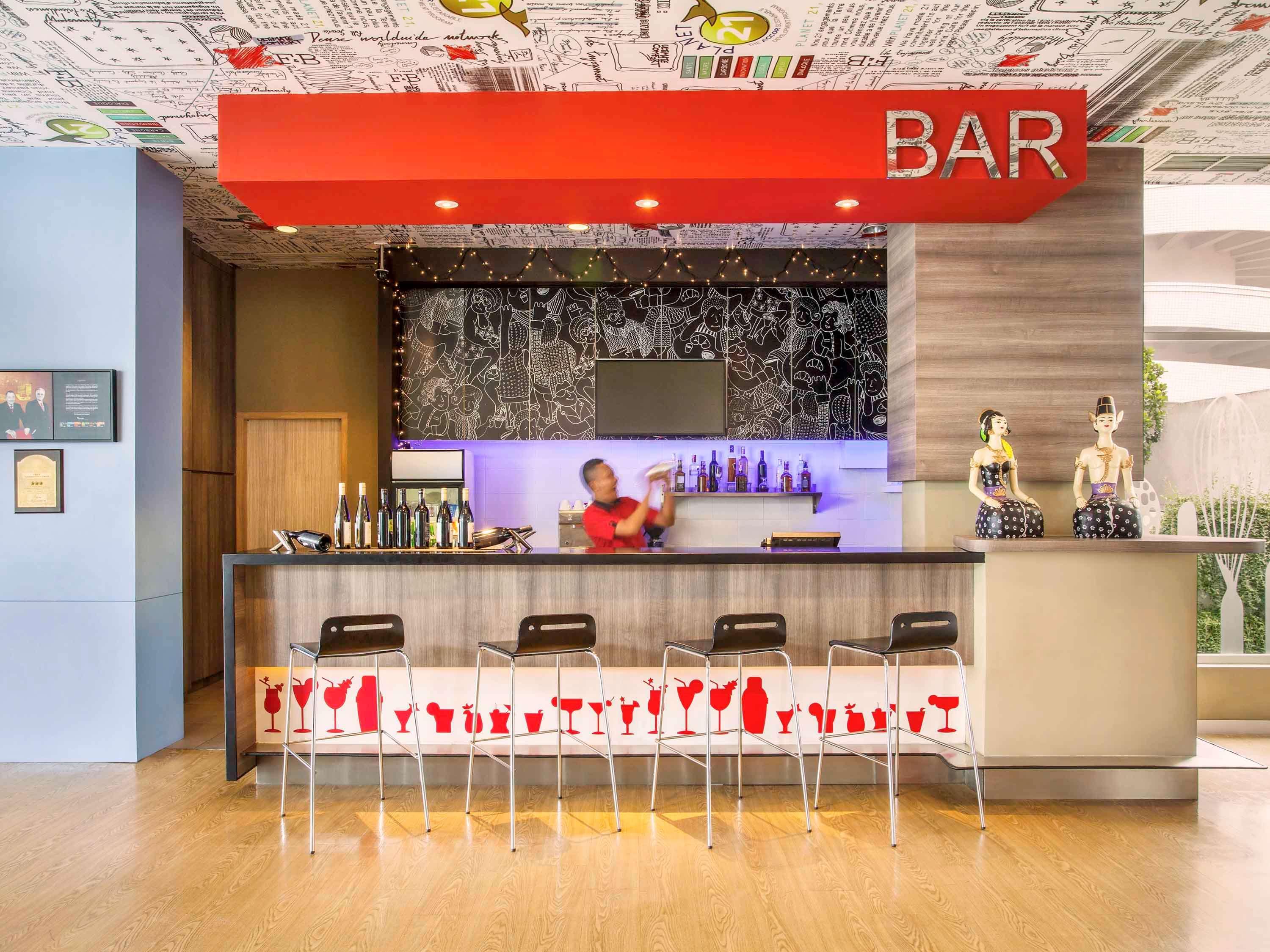 Ibis Surabaya City Center Buitenkant foto