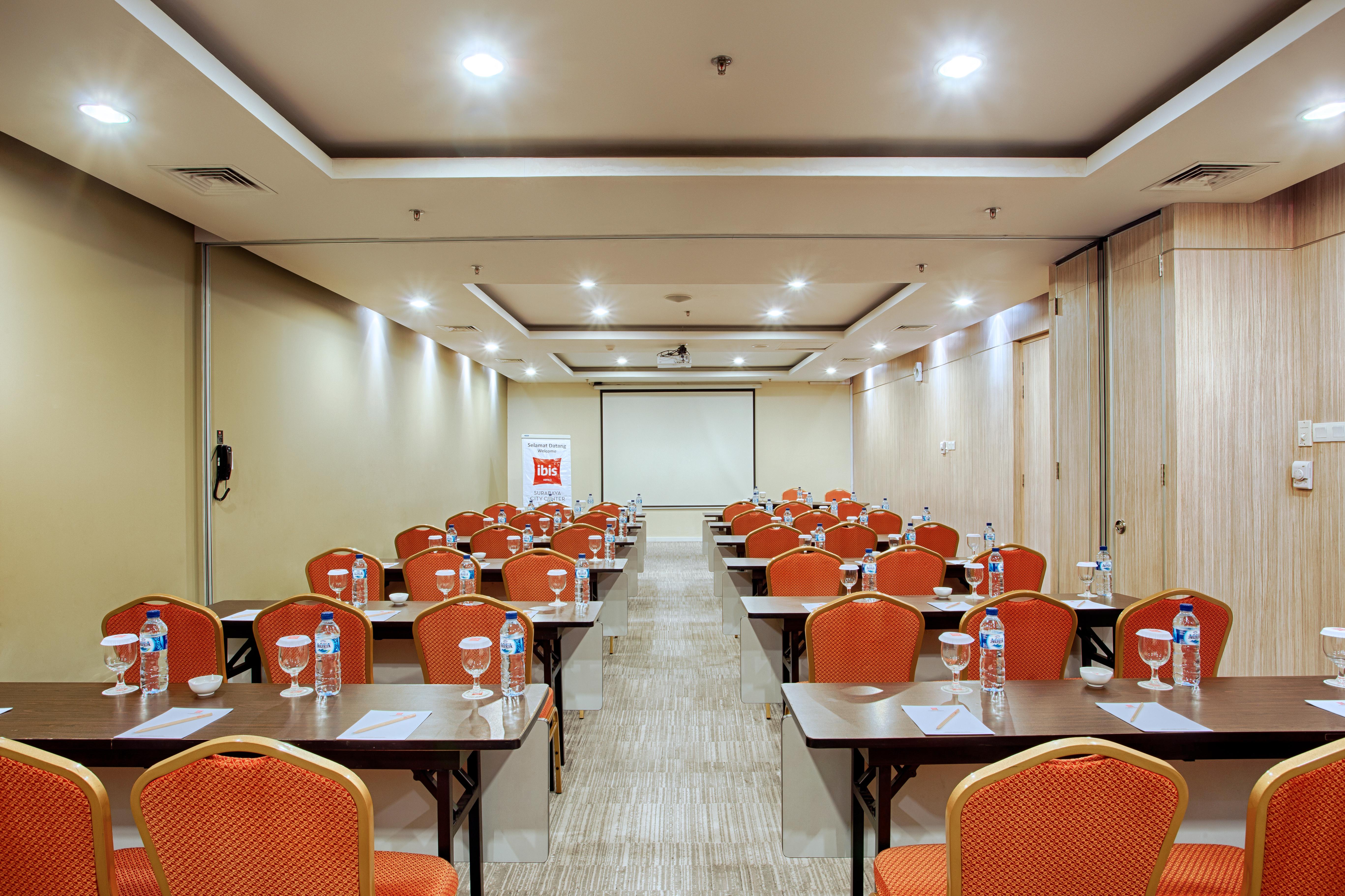 Ibis Surabaya City Center Buitenkant foto