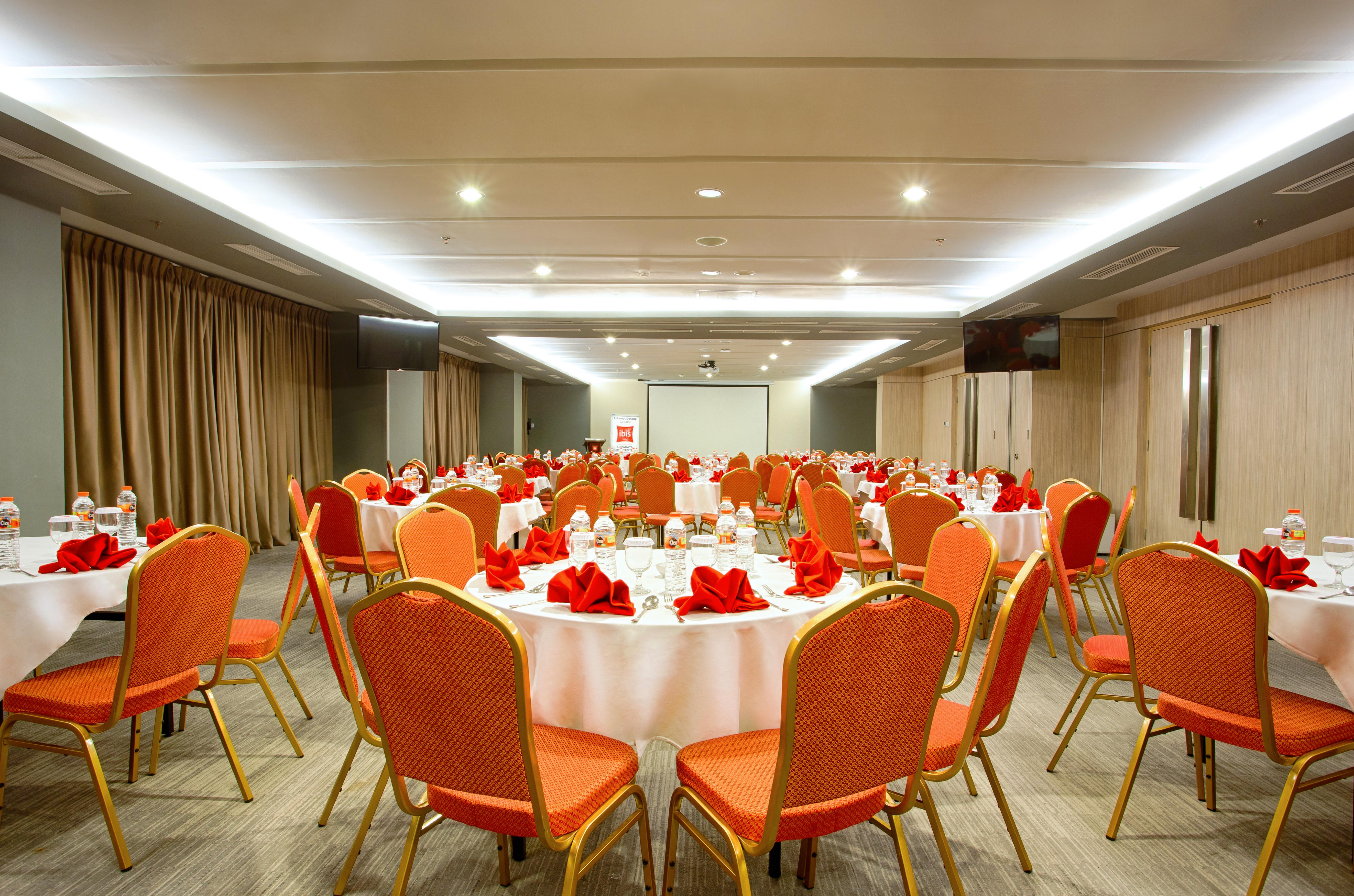 Ibis Surabaya City Center Buitenkant foto
