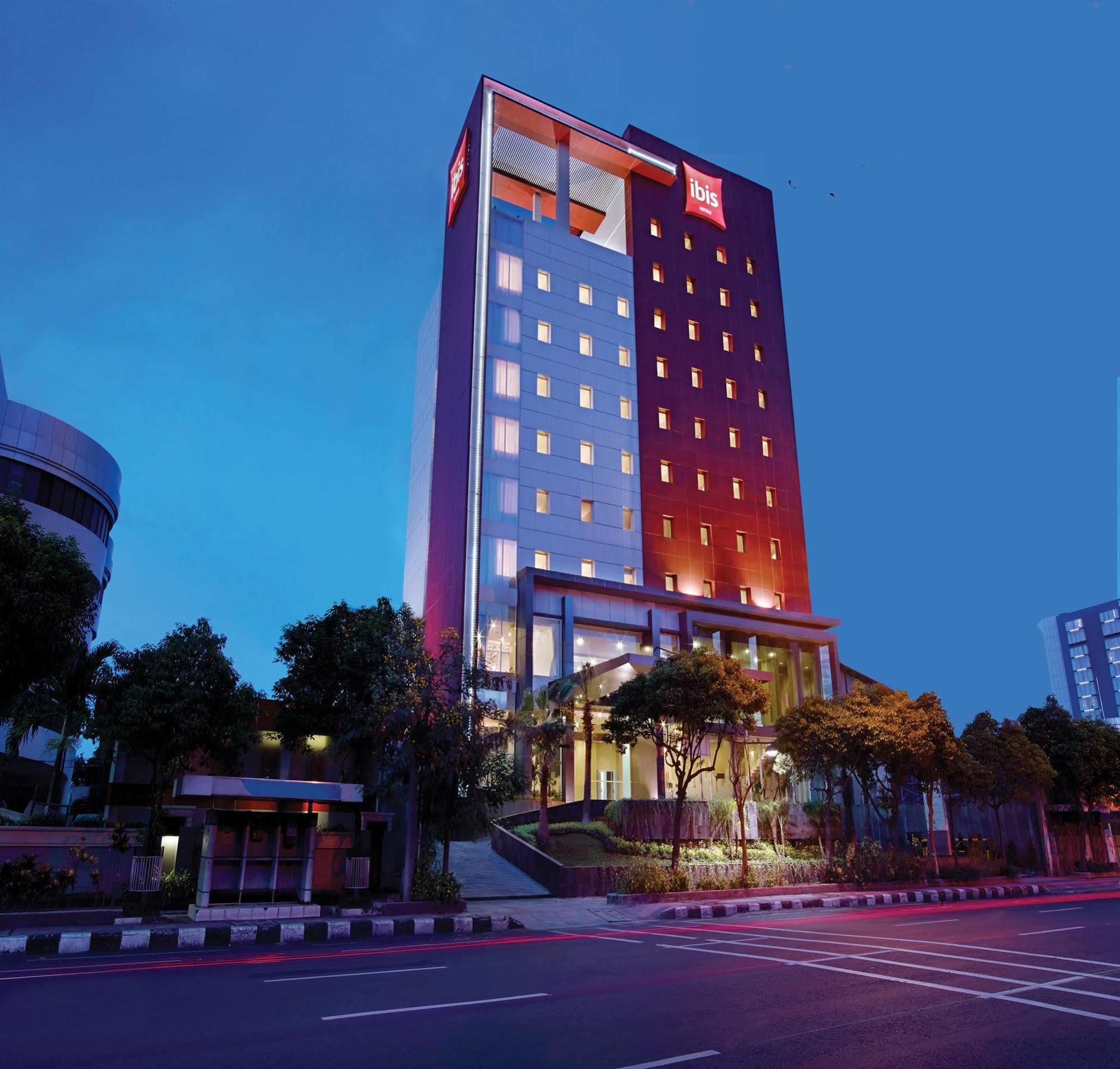 Ibis Surabaya City Center Buitenkant foto