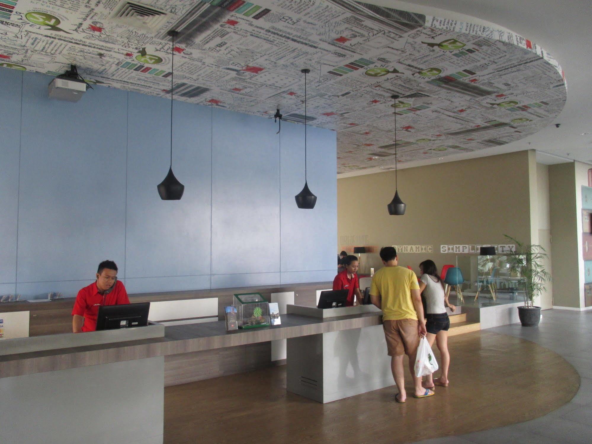 Ibis Surabaya City Center Buitenkant foto