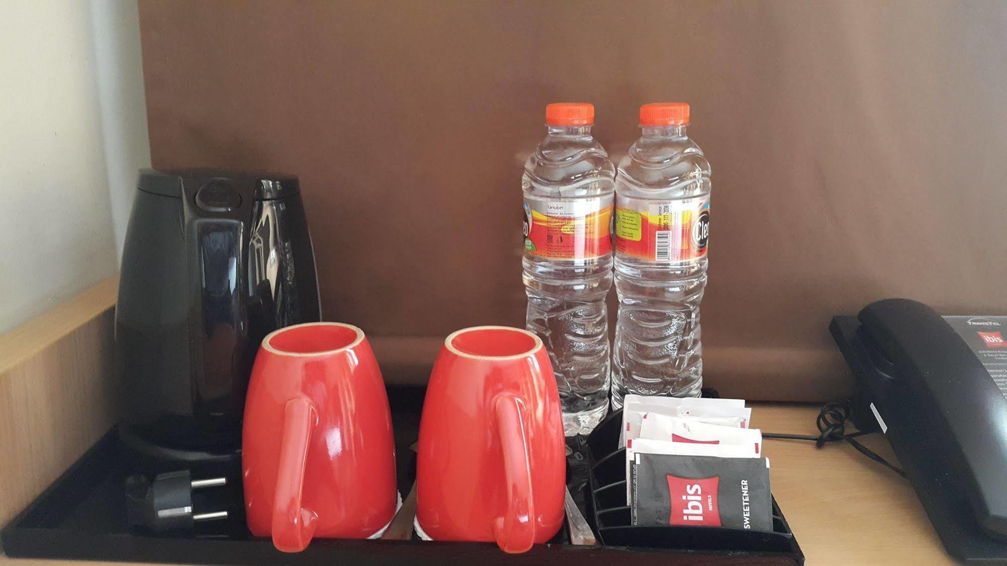 Ibis Surabaya City Center Buitenkant foto
