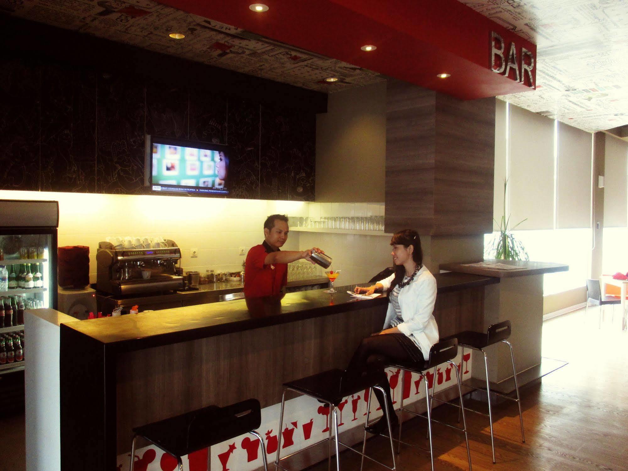 Ibis Surabaya City Center Buitenkant foto